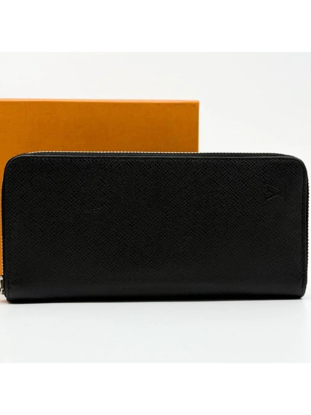 Louis Vuitton Zippy Wallet Vertical Taiga